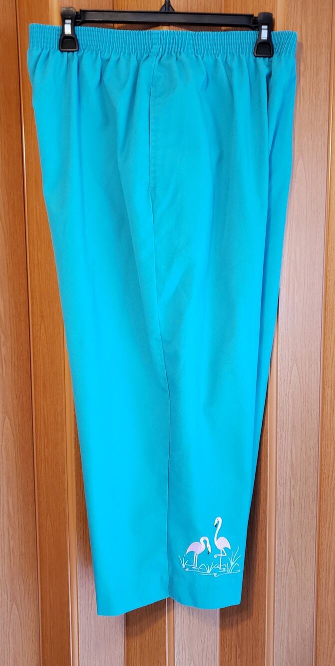 BonWorth size large turquoise embroidered  capri pink flamingo casual pants